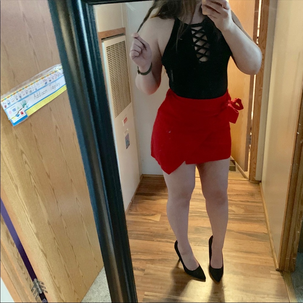 80% off NWT moonriver red wrap mini skirt with bow